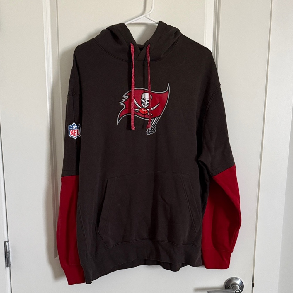 Nike Pewter Tampa Bay Buccaneers 2024 Sideline Club Pullover Hoodie